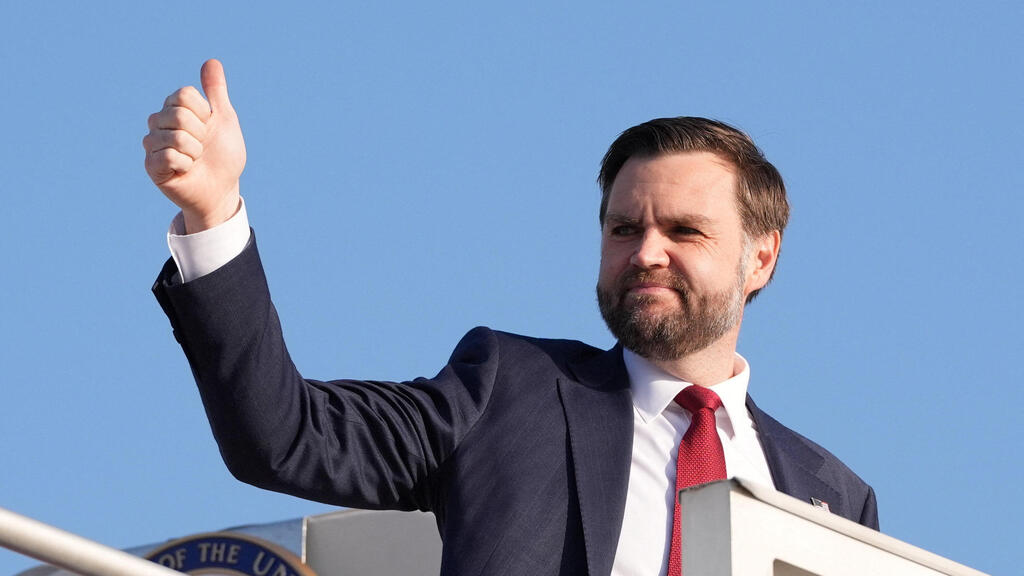 US Vice President JD Vance gestures as he boards Air Force Two, after peace talks with Iran in Islamabad, Pakistan, Sunday, April 12, 2026 (Photo: Jacquelyn Martin/Pool via Reuters) US Vice President JD Vance gestures as he boards Air Force Two, after peace talks with Iran in Islamabad, Pakistan, Sunday, April 12, 2026