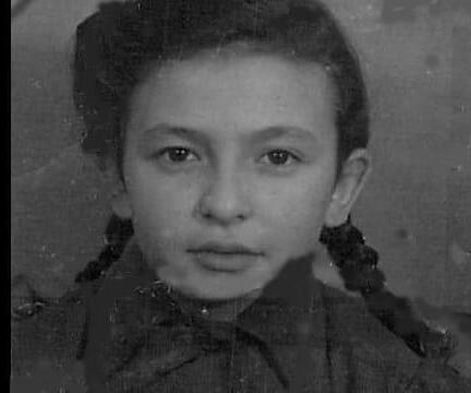 פנינה זייצ'יק במחנה העקורים