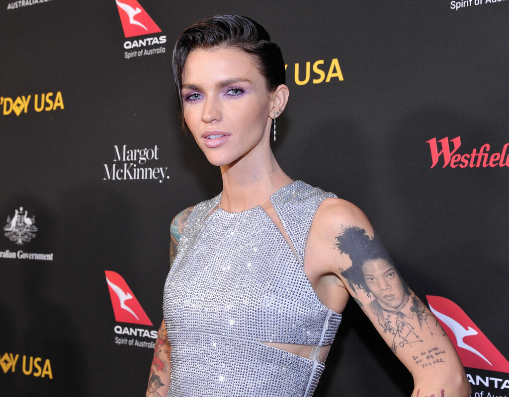 אישה אחת - מלא האשמות וטענות (צילום: John Sciulli/Getty Images for G'Day USA) רובי רוז