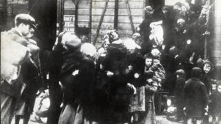 המחברת שניצלה מרכבת המוות