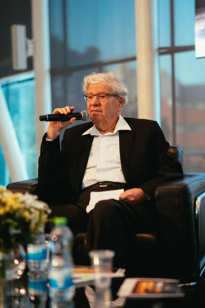 אהרן ברק ב"זיכרון בסלון"