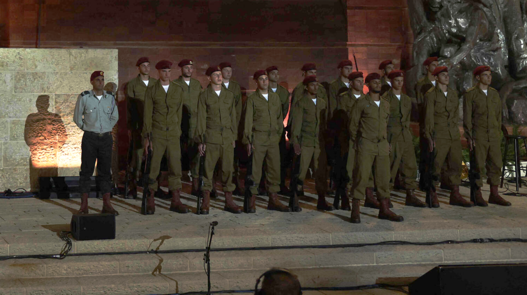 נתניהו: "כראש ממשלה הבטחתי - לא תהיה שואה נוספת" | צפו בעצרת הממלכתית