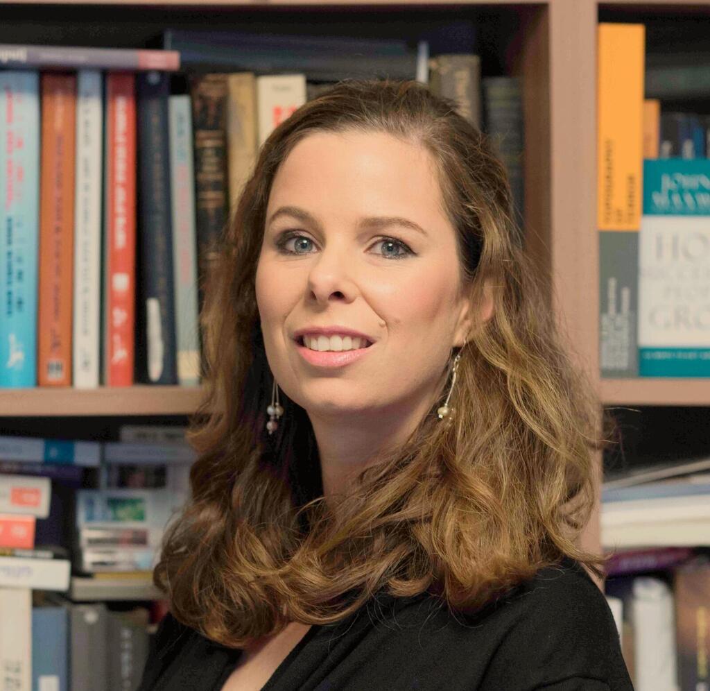 Dr. Daniela Ozacky Stern (Photo: Courtesy) ד"ר דניאלה אוסצקי שטרן