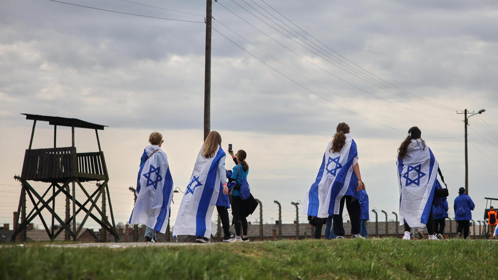 Марш жизни (Фото: AP Photo/Beata Zawrzel) מצעד החיים בפולין