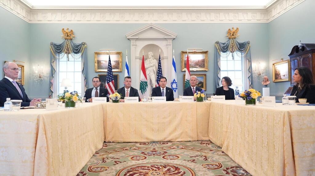 המפגש בין נציגי ישראל ולבנון