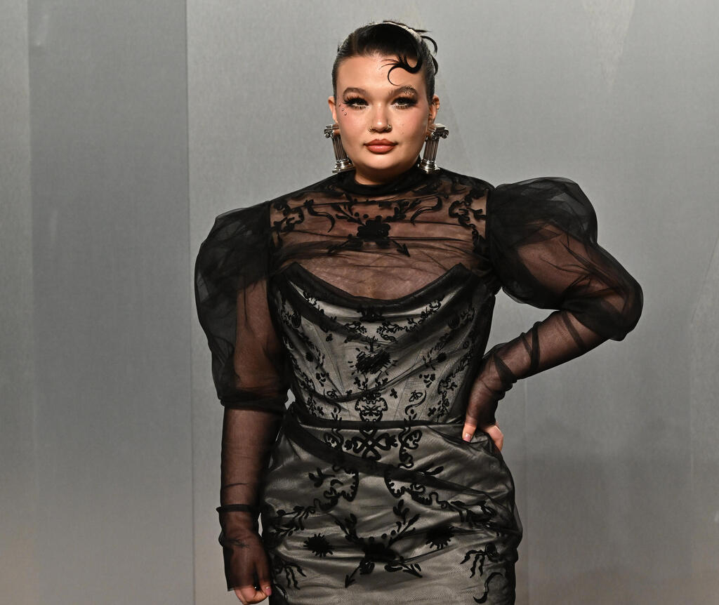 Lola Young has spoken openly about her struggle with drug addiction (Photo: Evan Agostini/Invision/AP) לולה יאנג