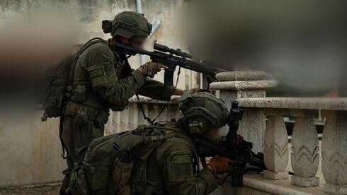 Hezbollah Fires 30 Rockets Amid Stalled Peace Talks