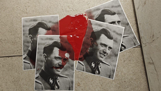 פריטים בעלי תוכן פוגעני שהונחו במשרד הבריאות בחיפה, ביום השואה