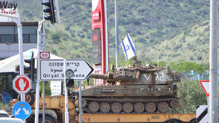 טנק צה"לי מובל לגבול לבנון מאזור קריית שמונה 