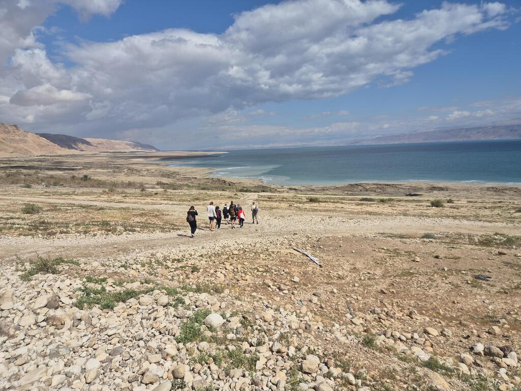 צועדים לארץ הבולענים