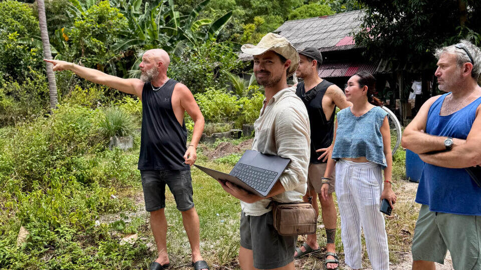 צוות המייסדים בשטח