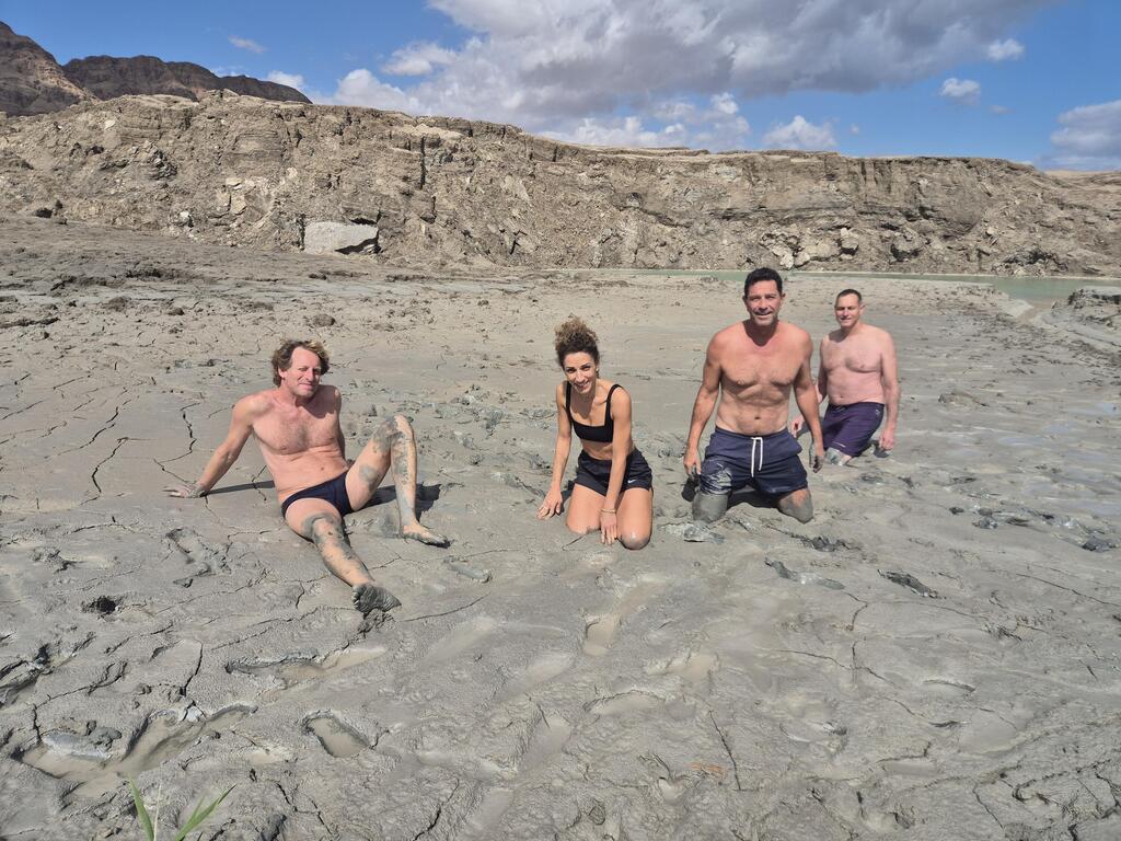 הפסקת מנוחה בבוץ