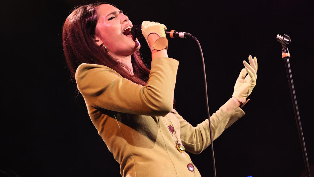 Only 20 years old - and already exploding. Sienna Spiro (Photo: Theo Wargo/Getty Images for Capitol Records) סיינה ספירו