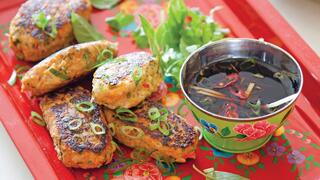 קבב עוף וירקות  ברוטב סויה ובצל ירוק