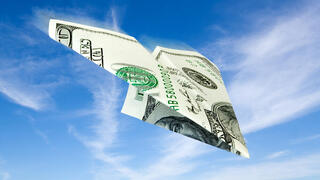 הדולר נמוך - והטיסות זולות יותר