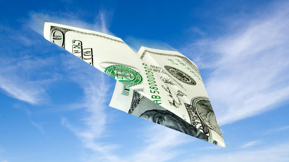 הדולר נמוך - והטיסות זולות יותר