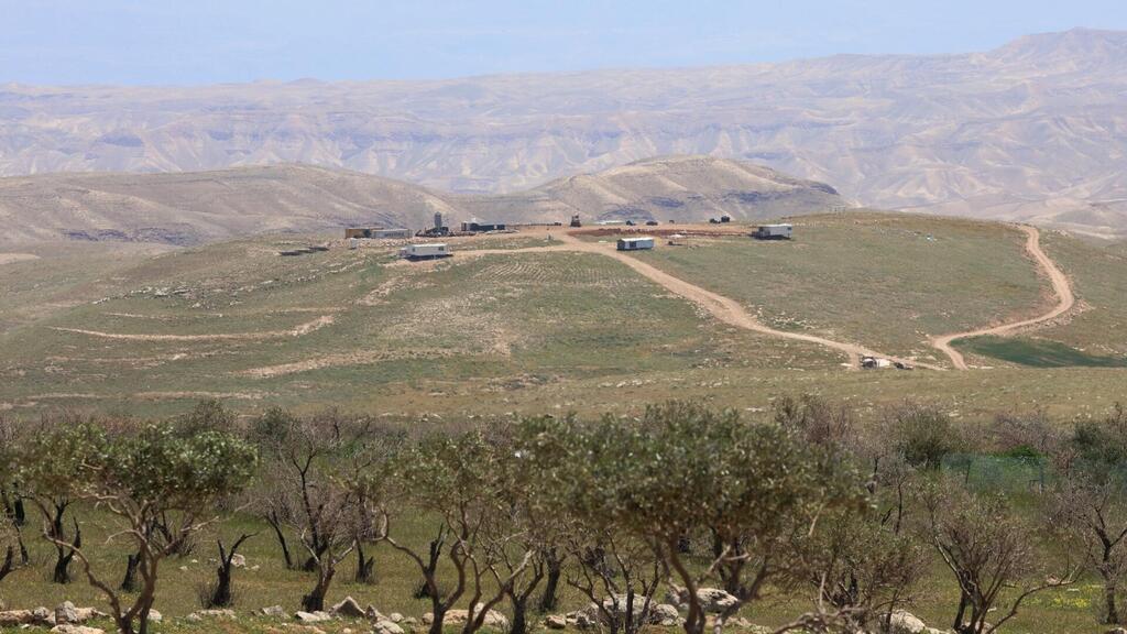  Viwe of a West Bank outpost