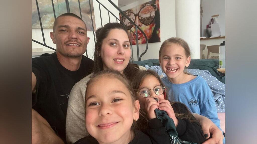 Игорь и Хен Пивневы с детьми 