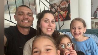 Игорь и Хен Пивневы с детьми 