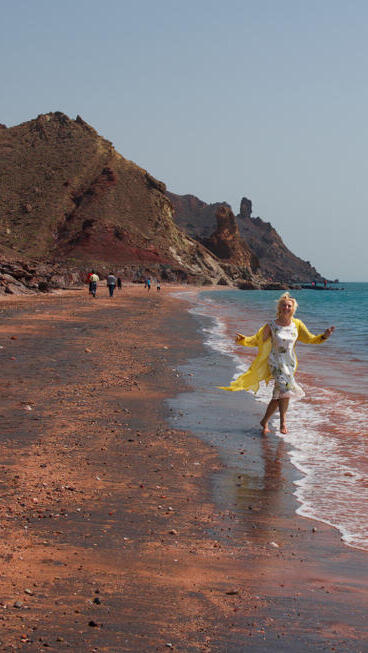 החוף האדום באי הורמוז