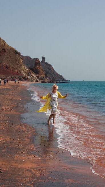 החוף האדום באי הורמוז