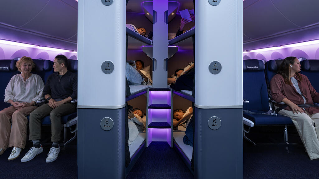 תאי שינה במחלקת תיירים 