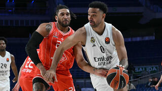 טריי ליילס מול איש וויינרייט 