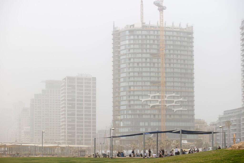 אובך בשמי תל אביב והסביבה