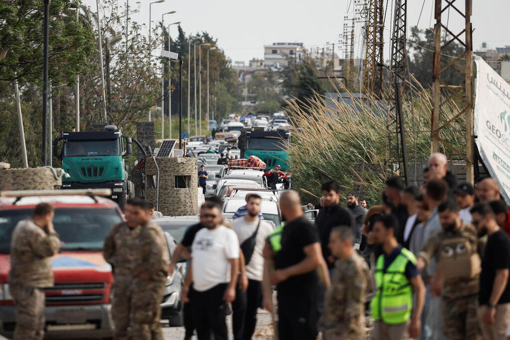 Traffic jams following the mass return to the south 