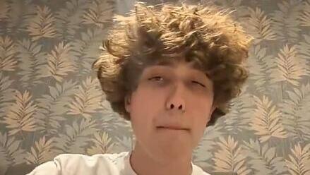 הארי מארש בסרטון שבו הודיע שהמשטרה אוסרת עליו לצלם במרכזי קניות