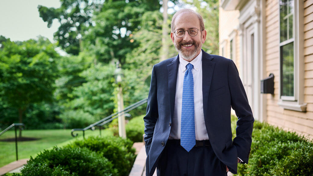 נשיא אוניברסיטת הרווארד, פרופ׳ אלן גרבר,