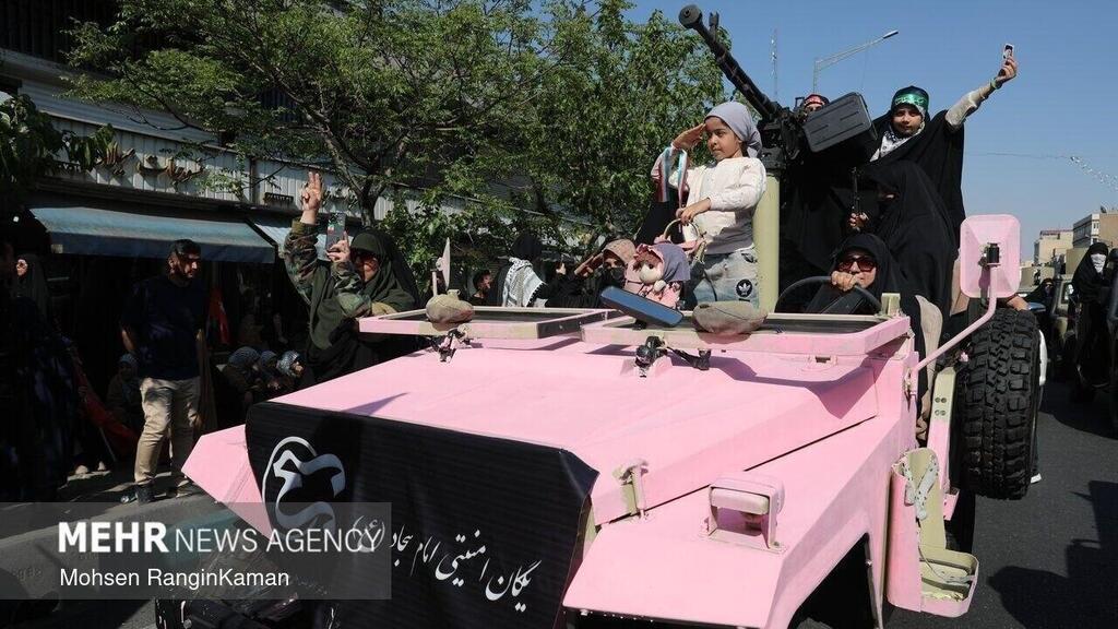 נשים איראניות בכינוס סולדריות למען מוג'תבא חמינאי