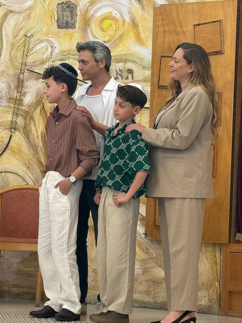   בר מצווה לני ארצי הבן של בן ארצי ואנדריאה שוורץ 