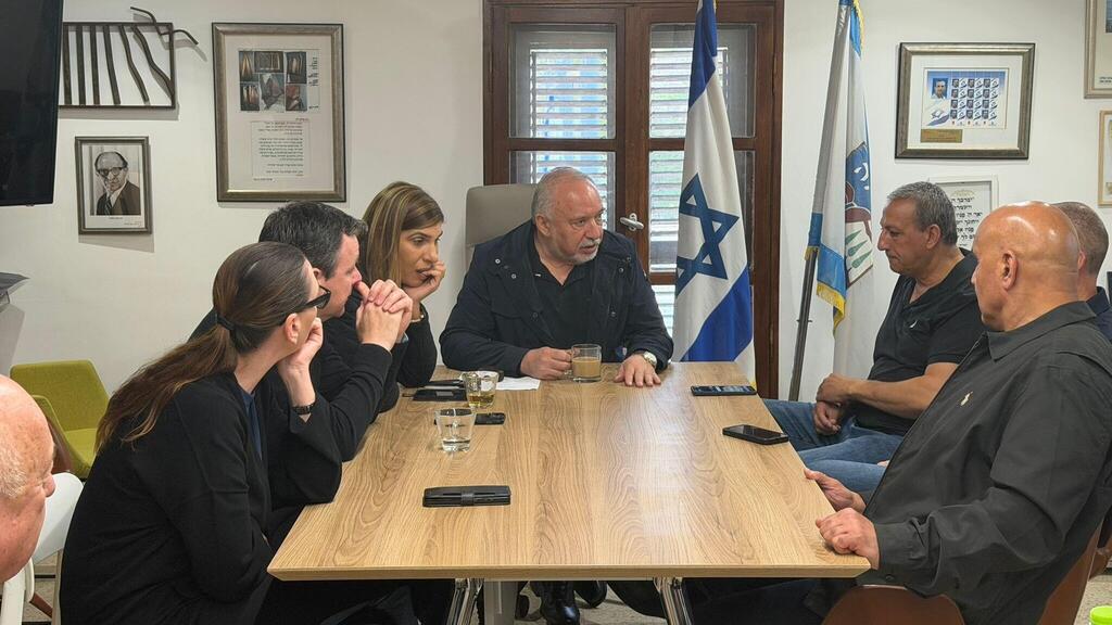 אביגדור ליברמן יחד עם דוד אזולאי