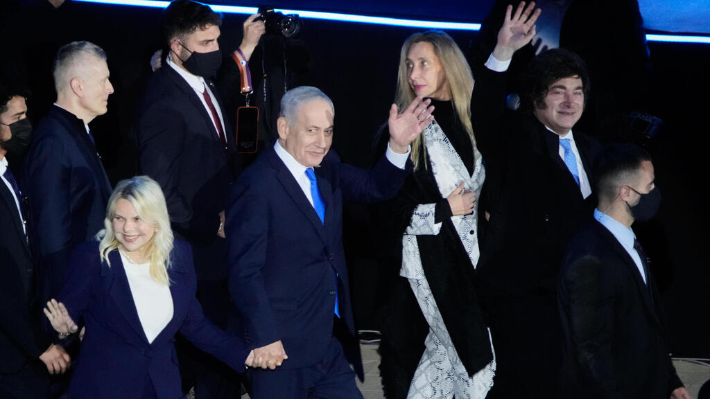 הזוג נתניהו ומיליי בחזרה הגנרלית