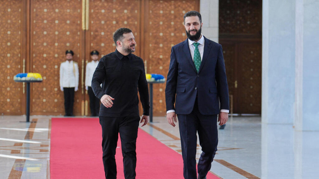 נשיא סוריה אחמד א-שרע עם נשיא אוקראינה וולודימיר זלנסקי בדמשק