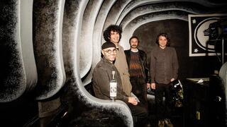 מימין לשמאל: האחים אוסקואי, סיאווש כרמפור ואמיר אימני