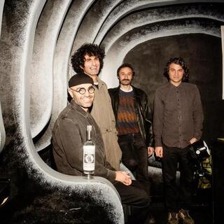 מימין לשמאל: האחים אוסקואי, סיאווש כרמפור ואמיר אימני