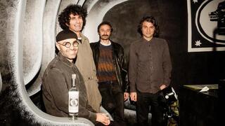 מימין לשמאל: האחים אוסקואי, סיאווש כרמפור ואמיר אימני