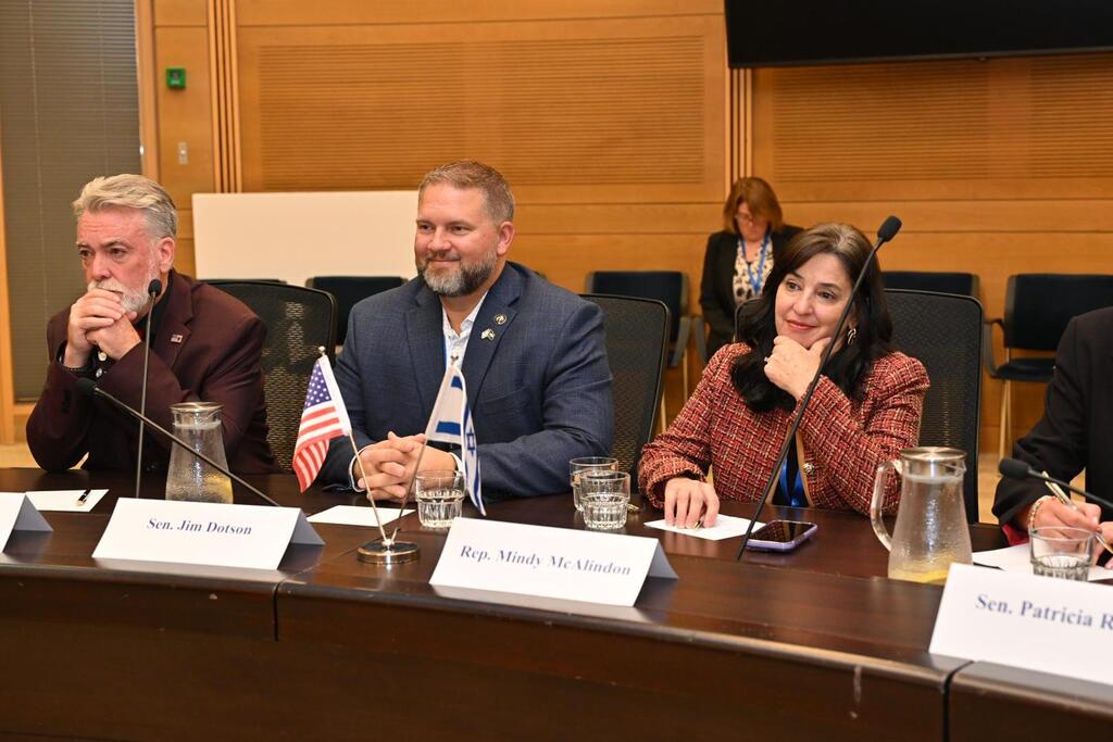 Arkansas state Sen. Jim Dotson and state Rep. Mindy McAlindon 