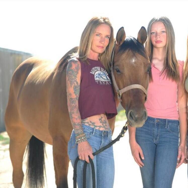 קייטי אדוארדס ובתה אוור - הנכדה של שר