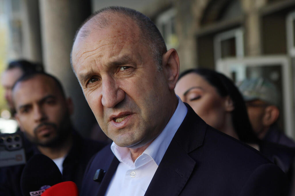 Bulgarian Prime Minister Rumen Radev (Photo: AP Photo/Valentina Petrova) רומן ראדב נשיא בולגריה לשעבר שניצח ב בחירות לפרלמנט