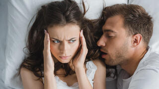 נחירות עלולות להצביע על דום נשימה חסימתי בשינה