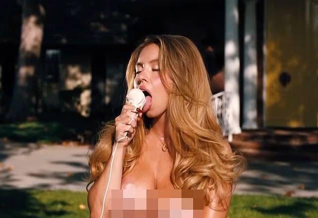 סידני סוויני כ"קאסי" באופוריה