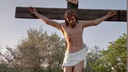 פסל ישו דרום לבנון