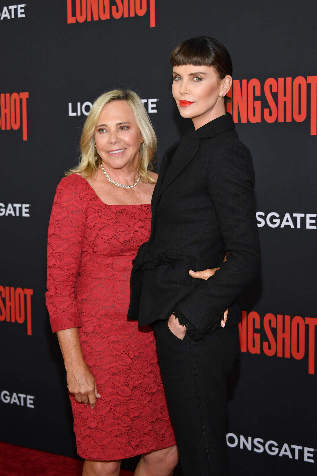 שרליז ת'רון ואמה גרדה