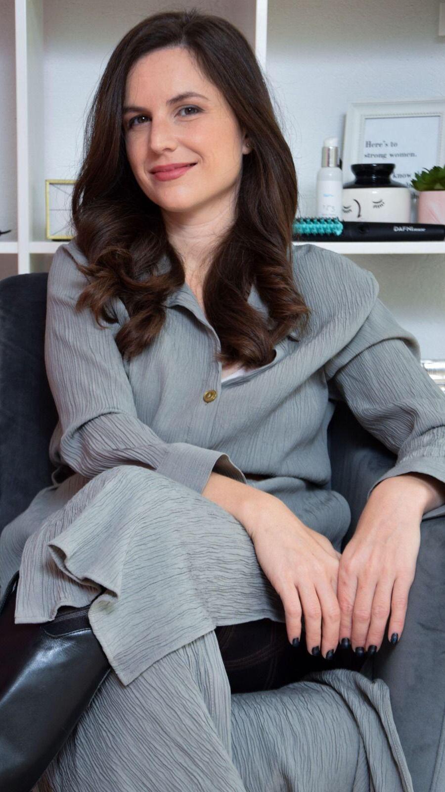 שרון רבי הממציאה והיזמת