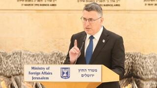 שר החוץ גדעון סער בטקס יום הזיכרון לנופלים בשירות משרד החוץ
