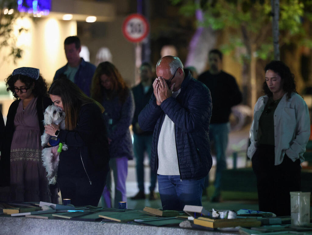 דקת דומייה בתל אביב לזכר חללי מערכות ישראל