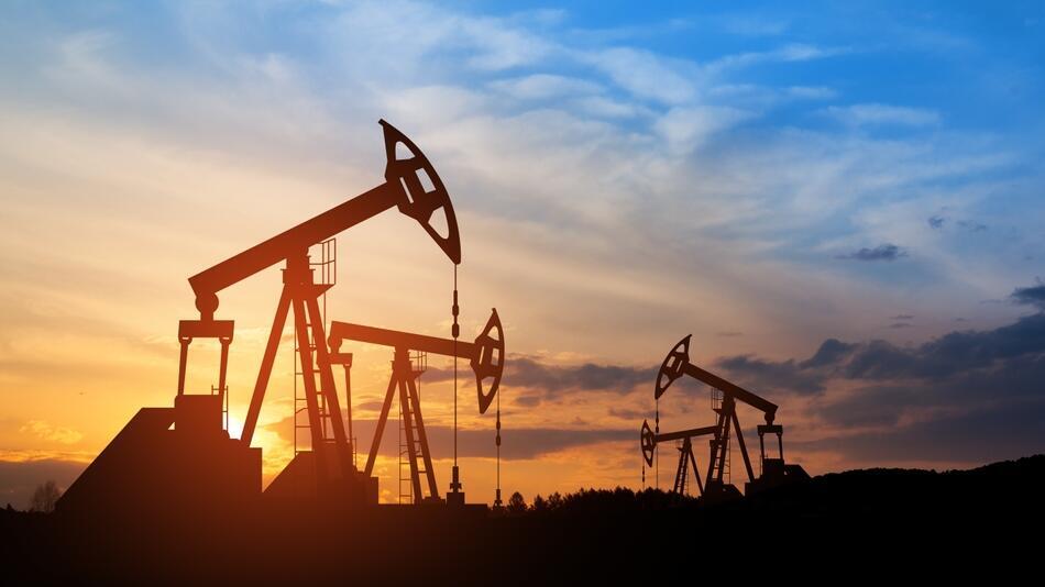  Добыча нефти 